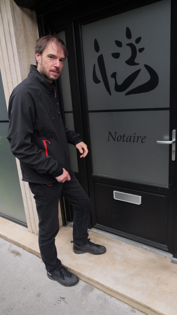 Guillaume Artas chez le notaire